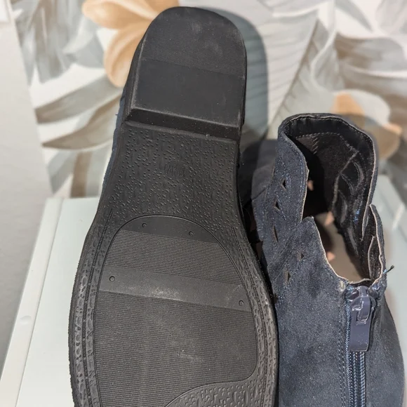 Navy booties - Picture 5 of 7